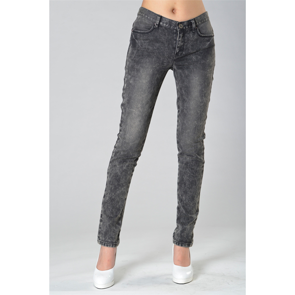 SY010噴沙洗水牛仔長(zhǎng)褲正面效果 SY010噴沙洗水牛仔長(zhǎng)褲正面效果